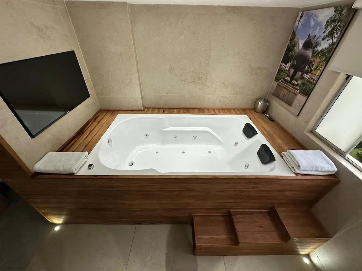 Luxury Apartment Jacuzzi Air Conditioning Fireplace And King Bed Μεντεγίν Κολομβία