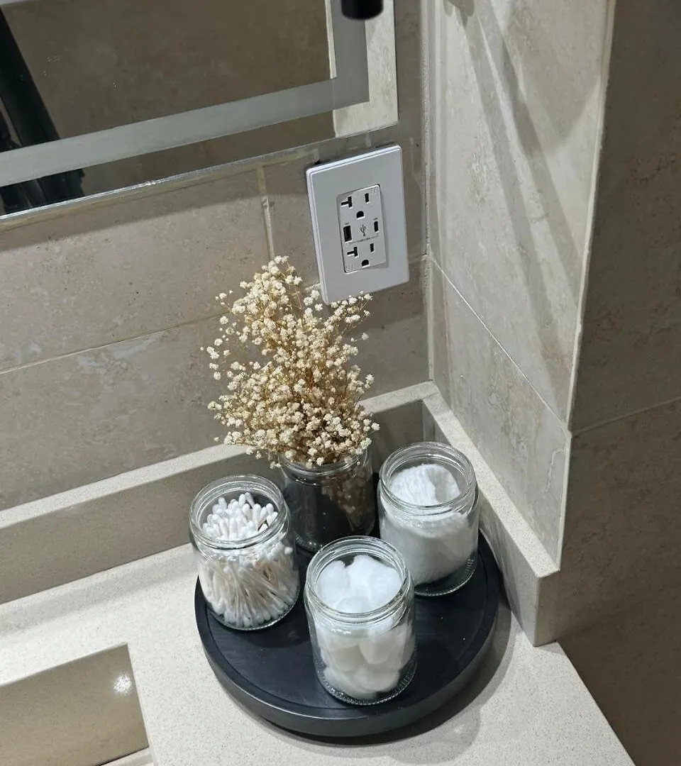 Luxury Apartment Jacuzzi Air Conditioning Fireplace And King Bed 메딜린 콜롬비아